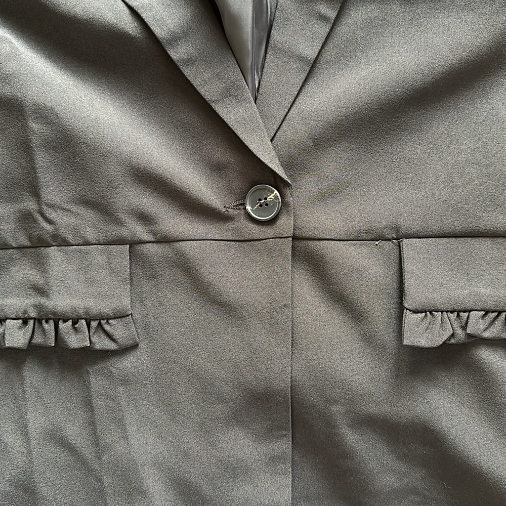 Black Blazer Ruffle Detail - Picture 6 of 8